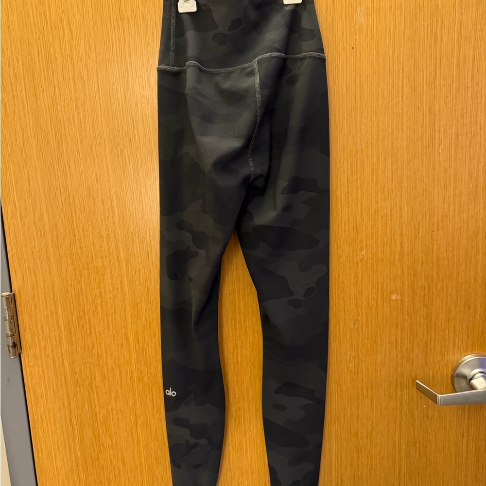 ALO Yoga Black Camouflage Leggings